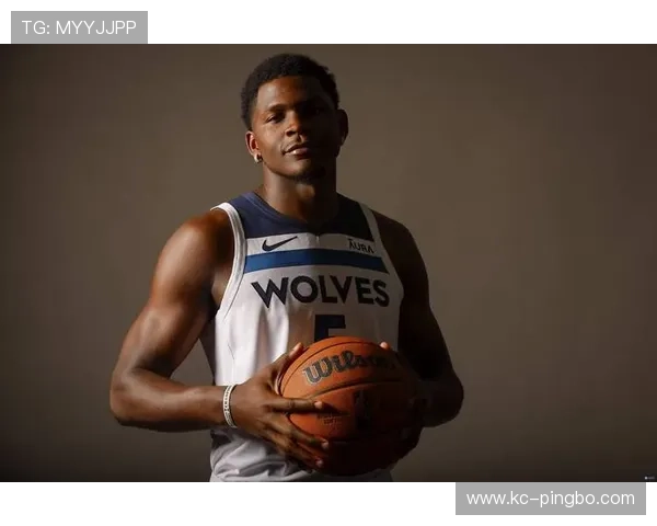 爱德华兹突破创造得分机会效率高于队友显著提升球队进攻活力