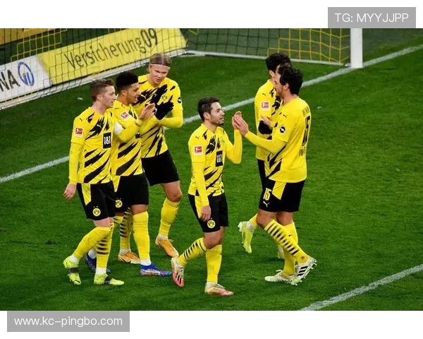 多特蒙德攻防转换混乱，问题根源在于中场组织与防守衔接